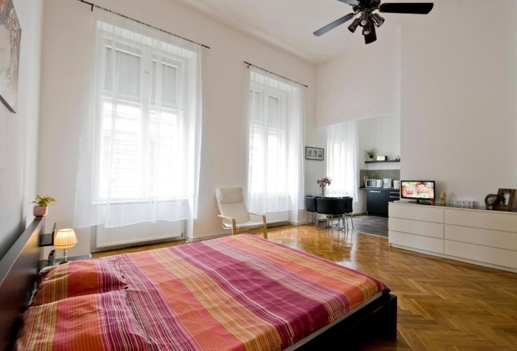 Balcony Apartment Budapest Luaran gambar