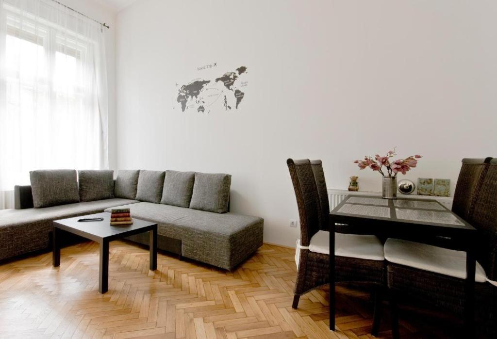 Balcony Apartment Budapest Luaran gambar